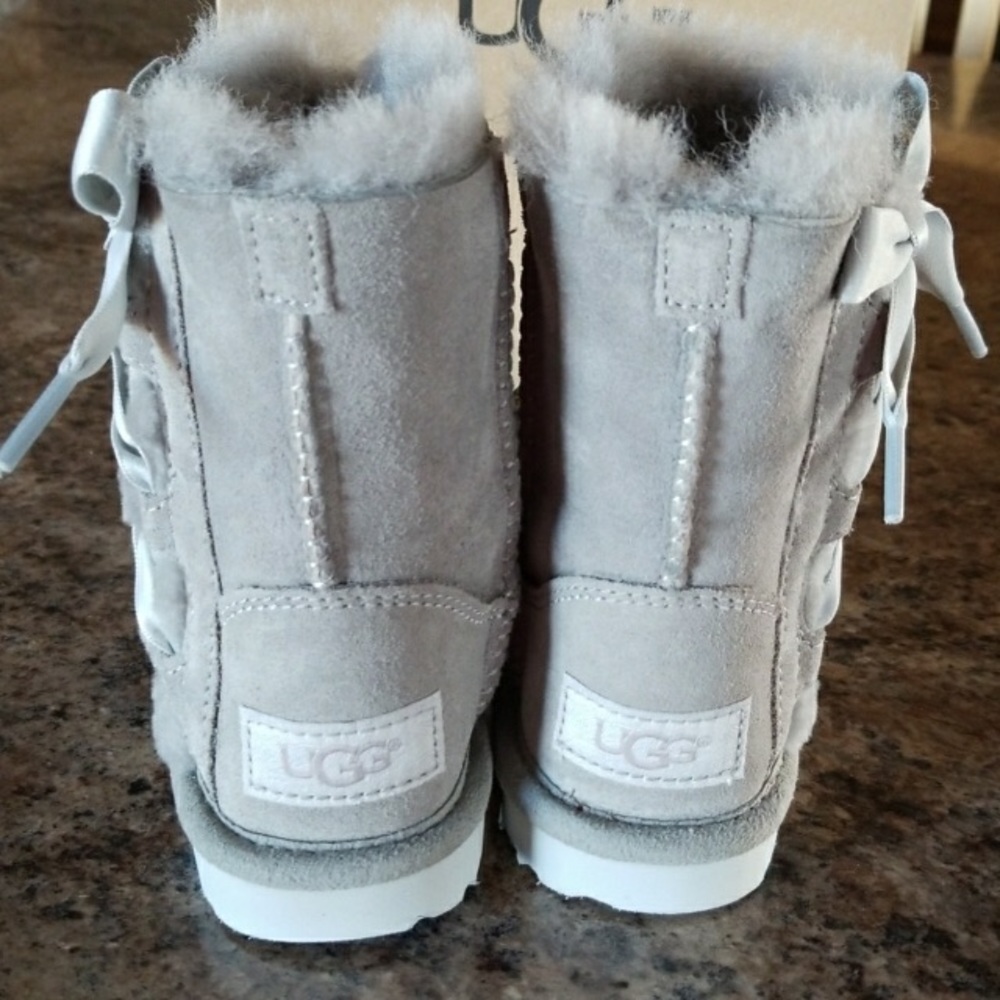 🔥NWT & NIB authentic waterproof UGG BOOTS🔥 - Picture 5 of 6